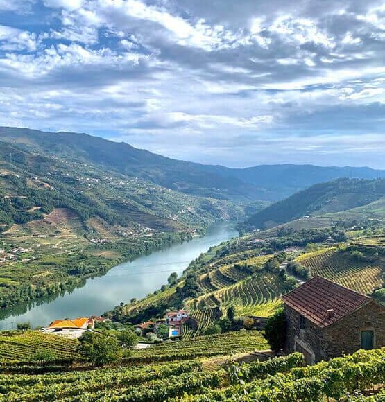 Cruzeiro no rio douro