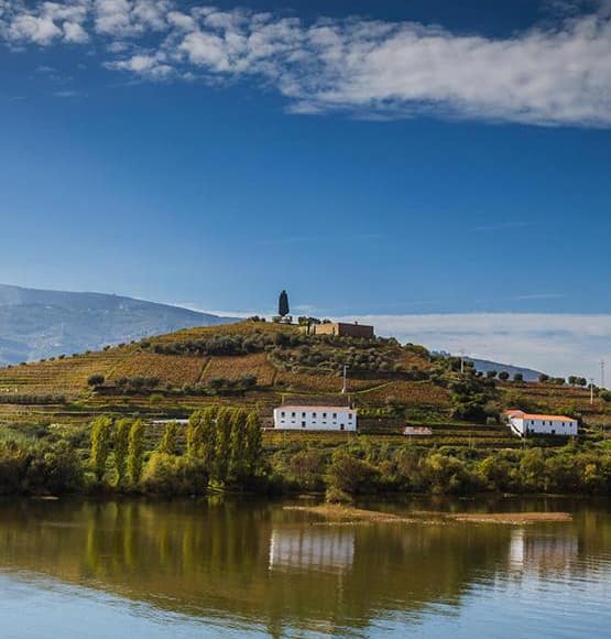 Cruzeiro no rio douro