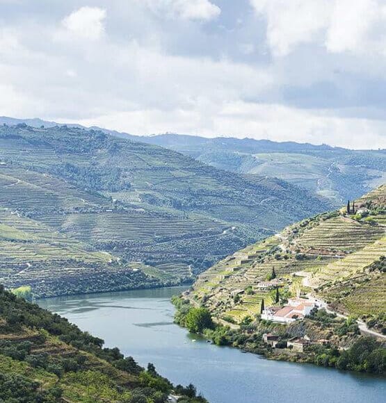 Cruzeiro no rio douro