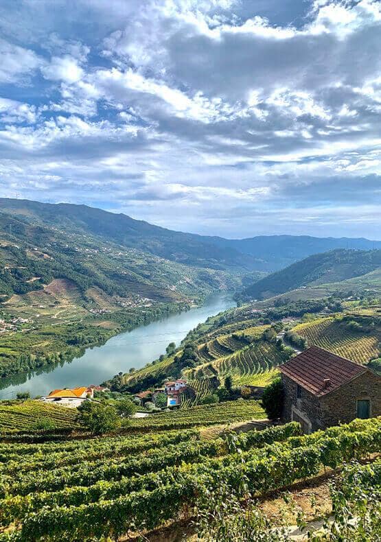 Cruzeiro no rio douro