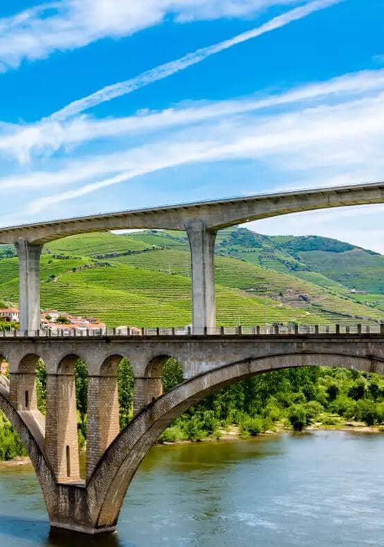 Cruzeiro no rio douro