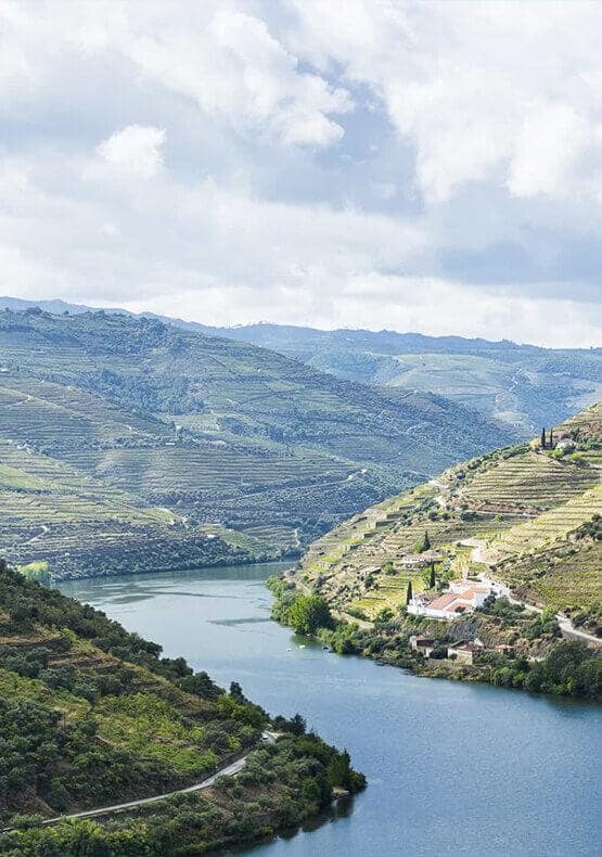 Cruzeiro no rio douro