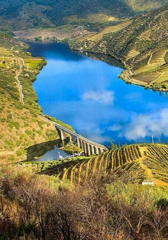 Cruzeiro no rio douro