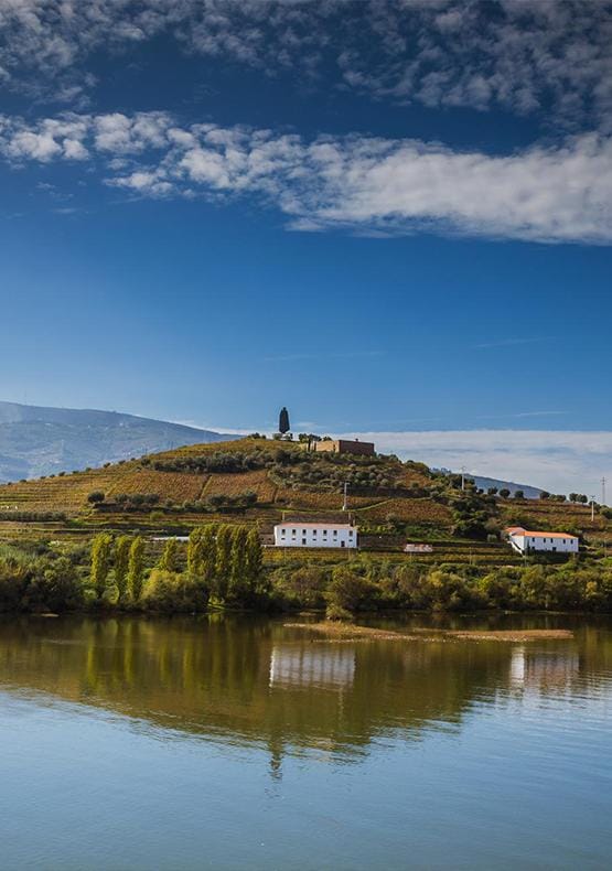 Cruzeiro no rio douro